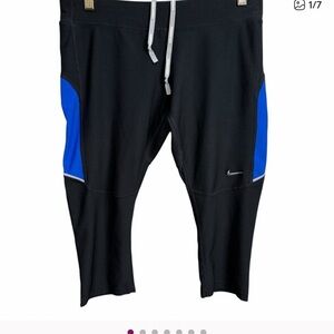 Nike Black and Blue Workout Capris L